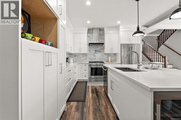 Kitchen - 1040 Jenkins Ave, Langford, BC V9B2N7 Photo 2