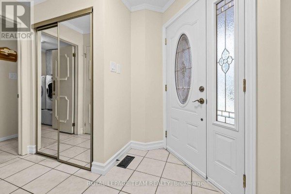 1040 Karsh Drive, Ottawa, ON, photo 3
