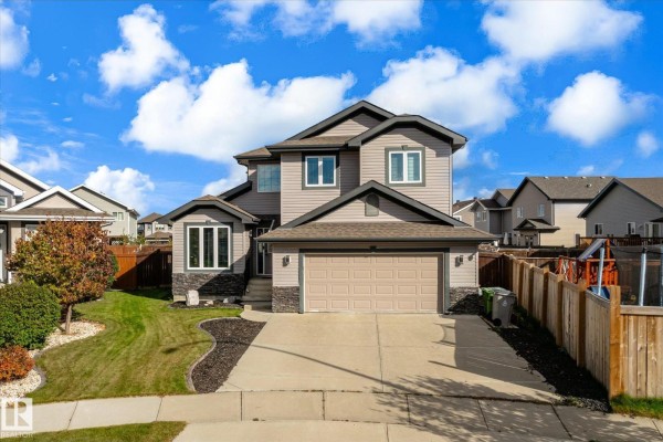 Kitchen - 10405 98 St, Morinville, AB T8R0B7 Photo 3