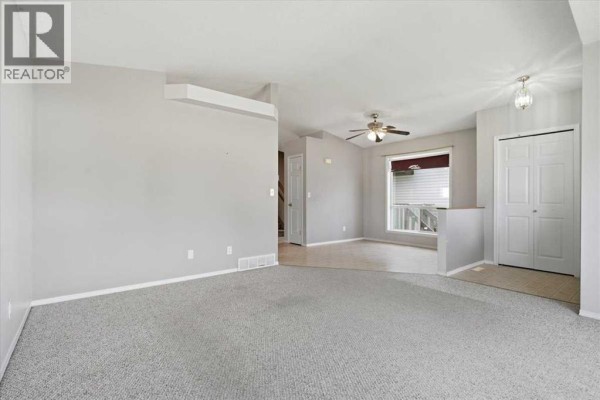 4pc Bathroom - 10409 73 Avenue, Grande Prairie, AB T8W2M7 Photo 4