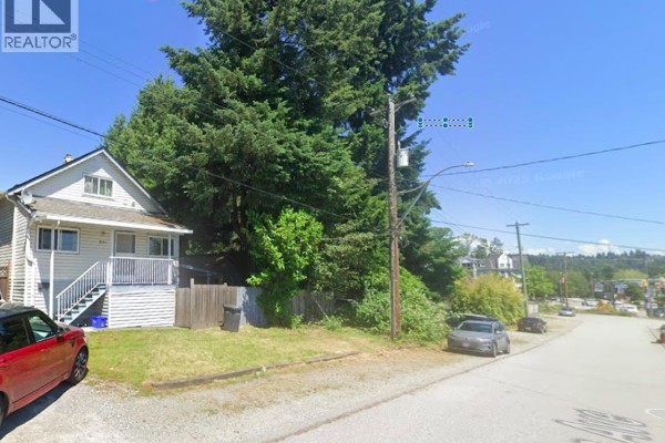 1041 James Avenue, Coquitlam, BC V3K1S6 Photo 2