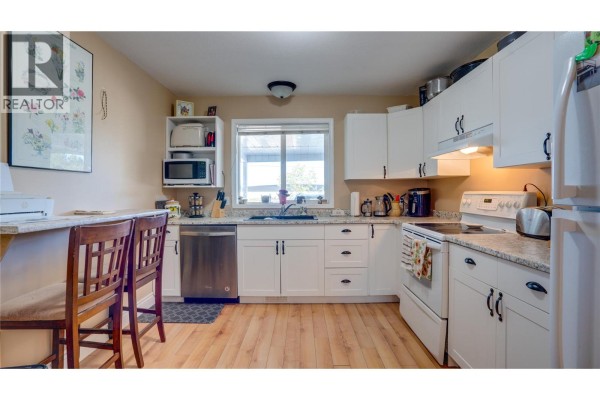 Dining room - 1041 Middleton Way Unit# 102, Vernon, BC V1B2N3 Photo 5