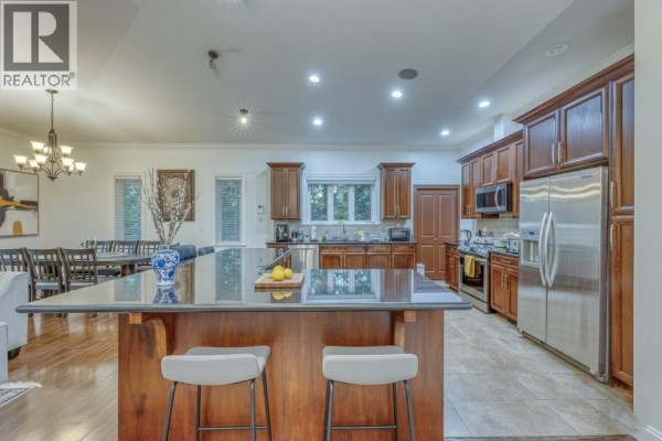 1041 Prospect Avenue, North Vancouver, BC V7R2M6 Photo 4