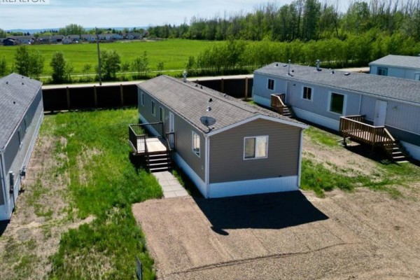 Bedroom - 10413 110 Ave, La Crete, AB T0H2H0 Photo 2