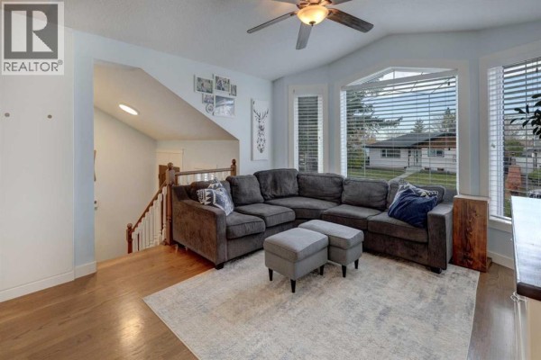 Dining room - 1042 17a Street Ne, Calgary, AB T2E4V3 Photo 4