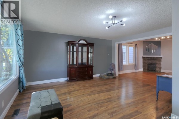 1042 Algoma Avenue, Moose Jaw, SK, photo 3