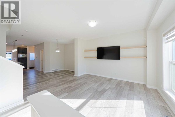 Kitchen - 1042 Carrington Boulevard Nw, Calgary, AB T3P1L8 Photo 5