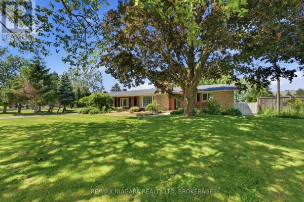 1042 Lakeshore Road W, St  Catharines, ON, photo 2
