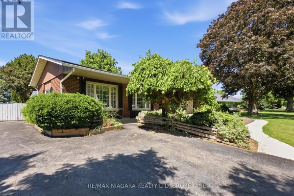 1042 Lakeshore Road W, St  Catharines, ON, photo 3