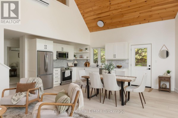 Kitchen - 1042 S Menominee Lake Road, Lake Of Bays, ON P0B1A0 Photo 4