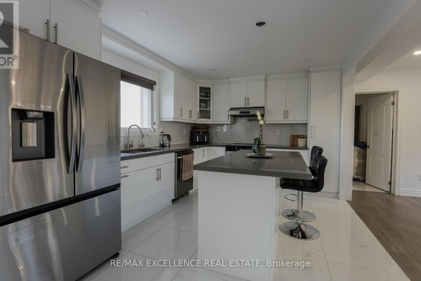 Kitchen - 10420 Heritage Road, Brampton, ON L7A0E7 Photo 3