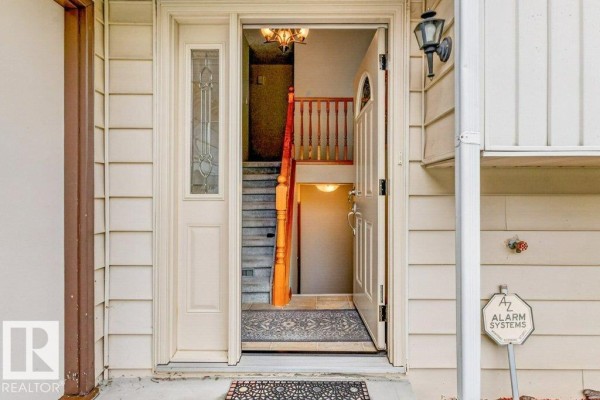 Primary Bedroom - 10423 33 Av Nw, Edmonton, AB T6J4B3 Photo 5