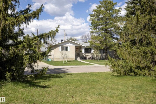 10428 68 Av Nw, Edmonton, AB, photo 2