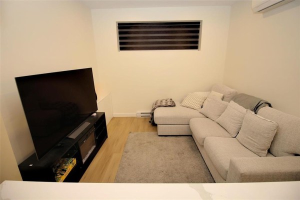Living room - 1043 Edderton Avenue, Winnipeg, MB R3T0X2 Photo 3