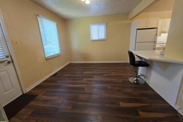 Family room - 10438 147 St Nw, Edmonton, AB T5N3C5 Photo 4
