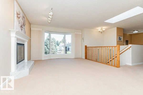 10439 14 Av Nw Nw, Edmonton, AB, photo 2