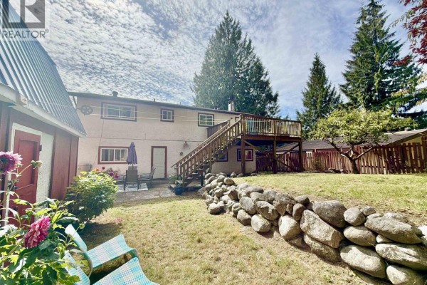 1044 Fircrest Road, Gibsons, BC V0N1V4 Photo 4