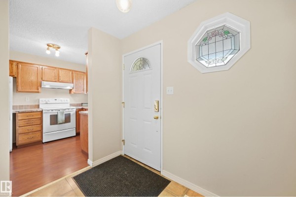 Kitchen - 10440 16 Avenue Nw, Edmonton, AB T6J5N8 Photo 3