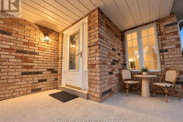 Kitchen - 1045 Corrie Street, Innisfil, ON L9S1T7 Photo 3