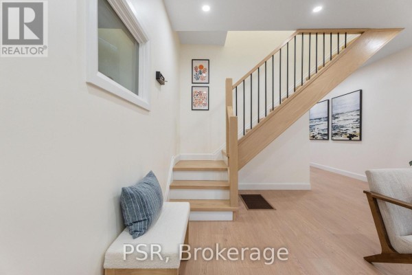 Kitchen - 1045 Ossington Avenue, Toronto, ON M6G3V9 Photo 3