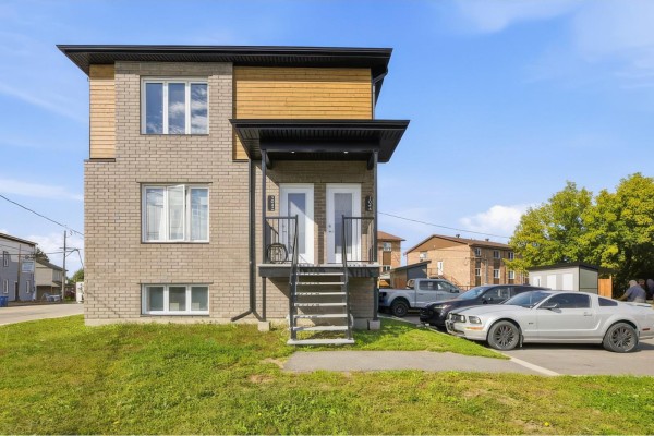 1046-1050 Rue De Genève, Gatineau, QC J8M1S0 Photo 2