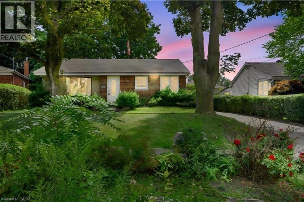 1046 Shepherds Drive, Burlington, ON, photo 2