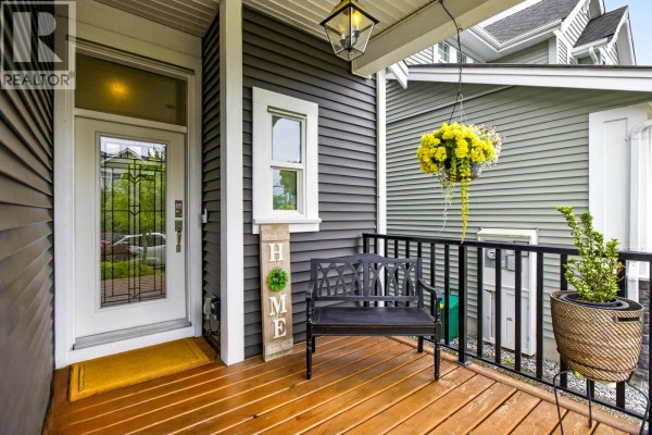 10468 Robertson Street, Maple Ridge, BC V2W0H8 Photo 3