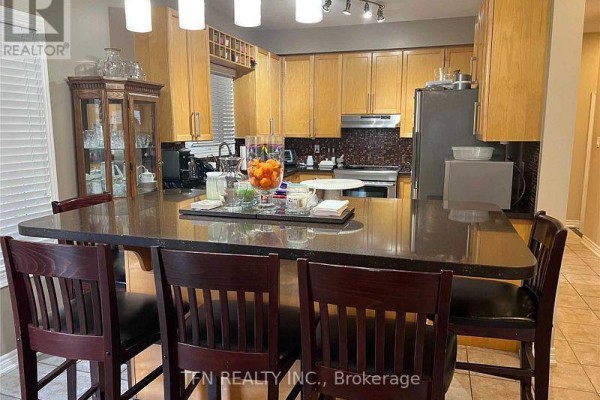 Great room - 1047 Mcclenahan Crescent, Milton, ON L9T6W6 Photo 5