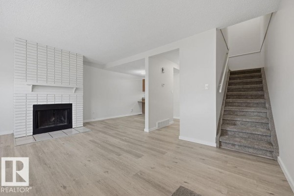 Dining room - 10473 24 Av Nw, Edmonton, AB T6J4S2 Photo 2