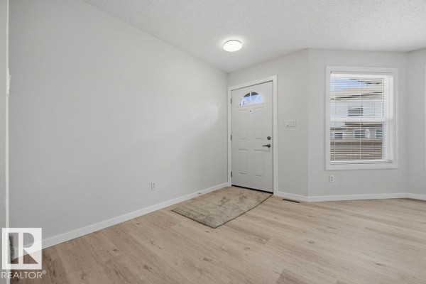 Kitchen - 10473 24 Av Nw, Edmonton, AB T6J4S2 Photo 3