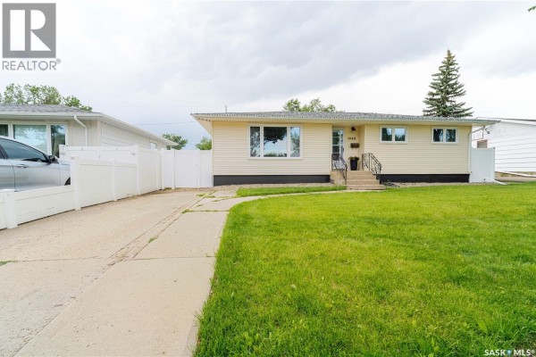 1048 11th Avenue Nw, Moose Jaw, SK, photo 2