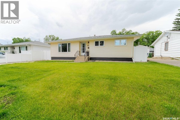1048 11th Avenue Nw, Moose Jaw, SK, photo 3