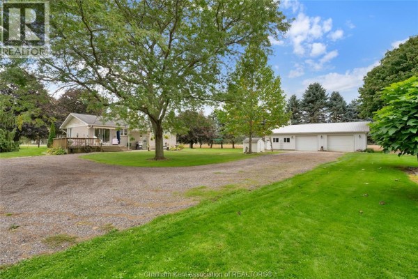 Family room - 10489 Talbot Trail, Blenheim, ON N0P1A0 Photo 4