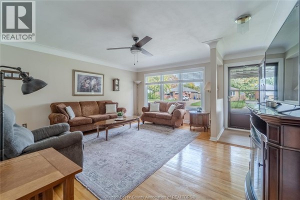 Bedroom - 1049 Buckingham Road, Windsor, ON N8S2E2 Photo 5