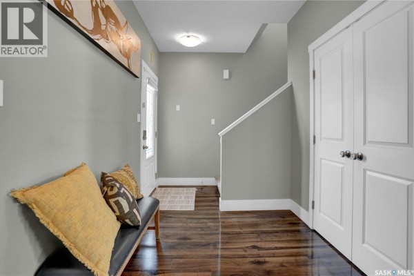 2pc Bathroom - 1049 Maplewood Drive, Moose Jaw, SK S6J0B6 Photo 5