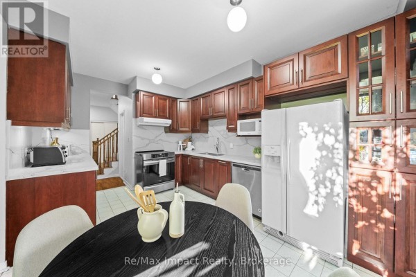 Bedroom - 1049 Timberland Crescent, Oshawa, ON L1K2L9 Photo 5