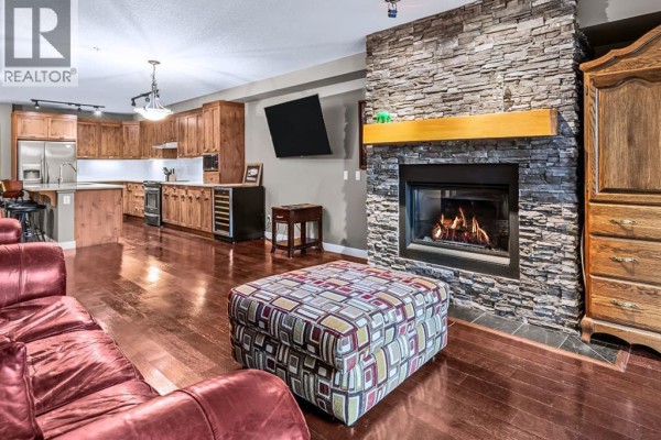 Den - 105, 106 Stewart Creek Landing, Canmore, AB T1W0G6 Photo 5