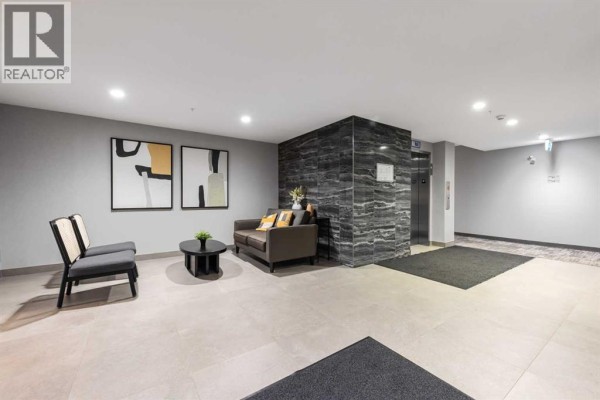 105, 150 Shawnee Square Sw, Calgary, AB T2Y0T6 Photo 4