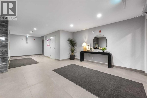 105, 150 Shawnee Square Sw, Calgary, AB T2Y0T6 Photo 5