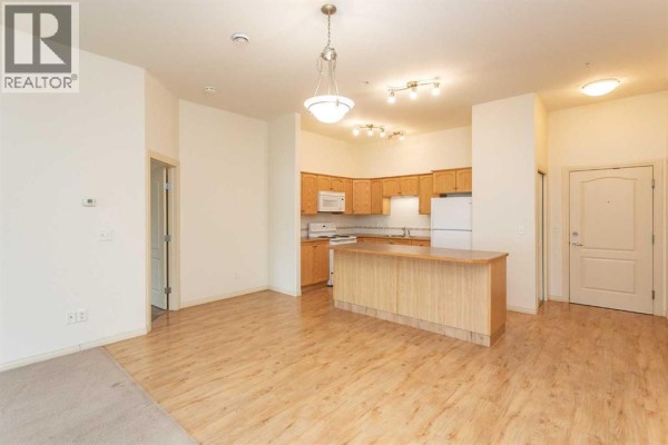 Primary Bedroom - 105, 4425 Heritage Way, Lacombe, AB T4L2P4 Photo 4