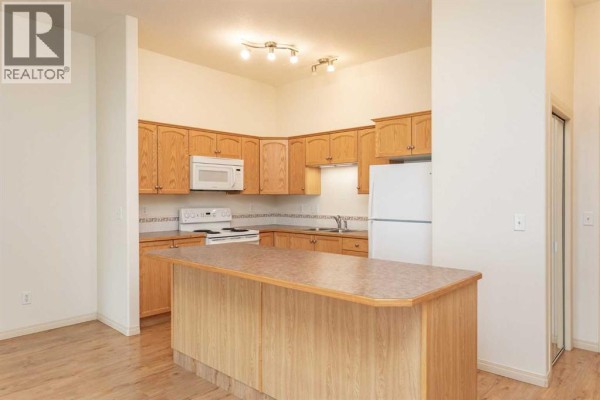 Other - 105, 4425 Heritage Way, Lacombe, AB T4L2P4 Photo 5