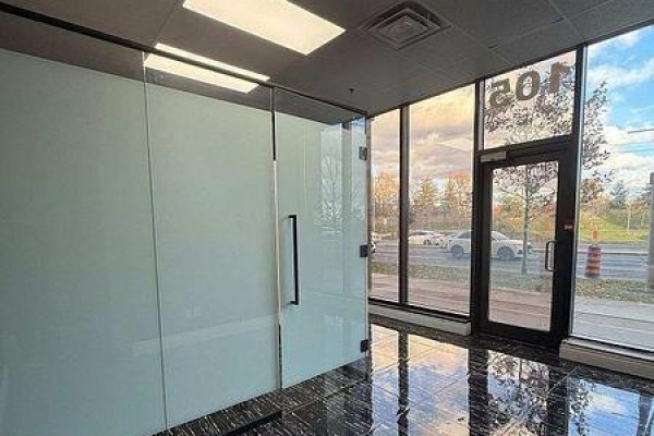 105 - 1 De Boers Drive, Toronto, ON M3J0G6 Photo 4