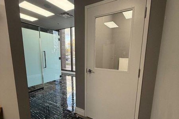 105 - 1 De Boers Drive, Toronto, ON M3J0G6 Photo 5