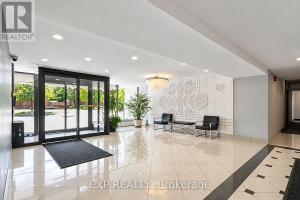 105 - 2301 Derry Road W, Mississauga, ON L5N2R4 Photo 2