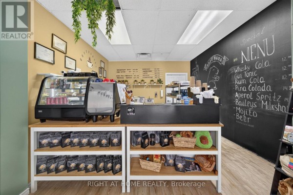 105 - 2323 Bloor Street W, Toronto, ON M6S4W1 Photo 5
