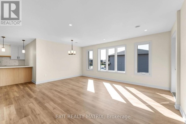 105 - 333 Belfort Street, Russell, ON K0A1W0 Photo 4