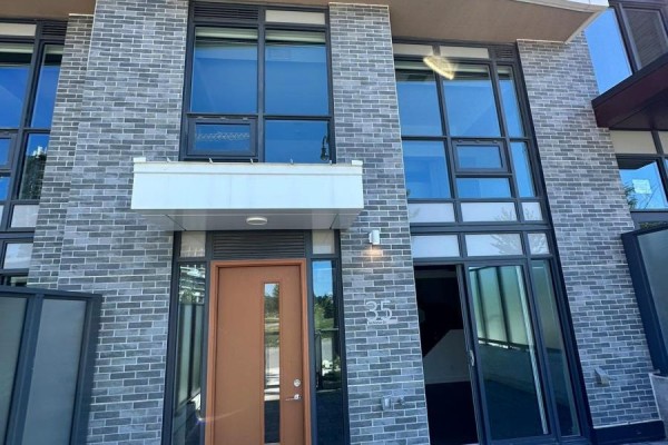 105 - 35 Mcmahon Drive, Toronto, ON, photo 2