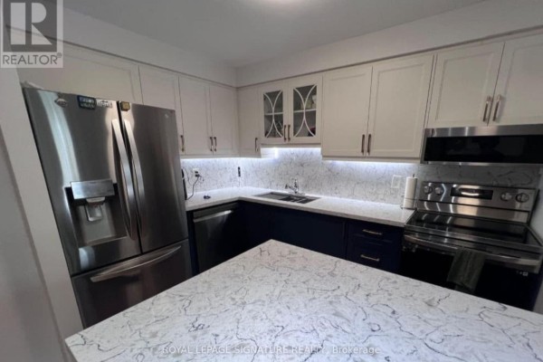 Primary Bedroom - 105 - 5 Shady Golfway, Toronto, ON M3C3A5 Photo 4