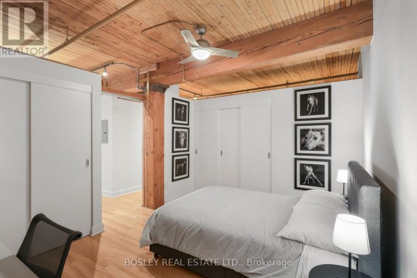 Living room - 105 - 993 Queen Street W, Toronto, ON M6J1H2 Photo 5