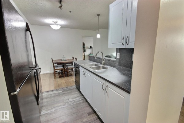 Primary Bedroom - #105 13907 136 St Nw, Edmonton, AB T6V1Y5 Photo 4